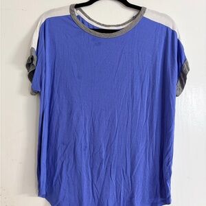 Secret Treasures Blue and Gray Short Sleeve Tee